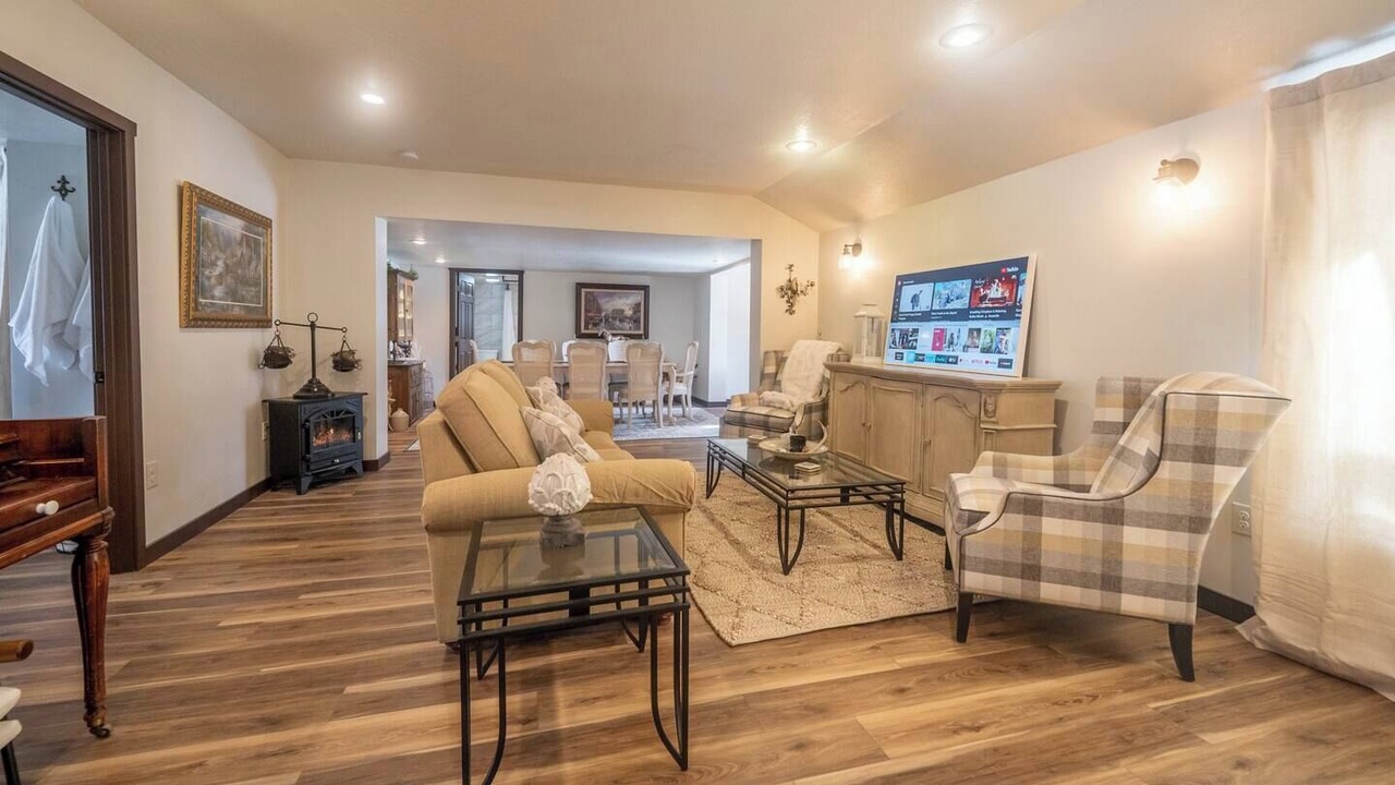 Photo of Livingroom in Livingston