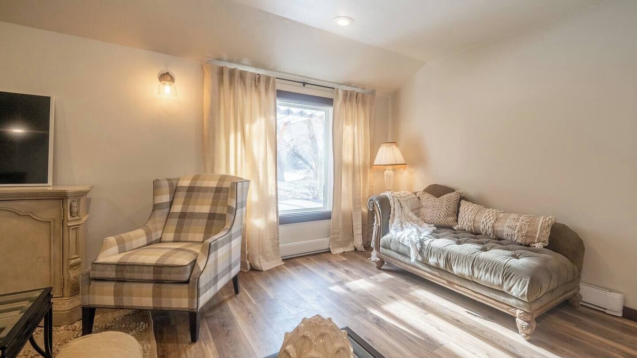 Photo of Livingroom in Livingston
