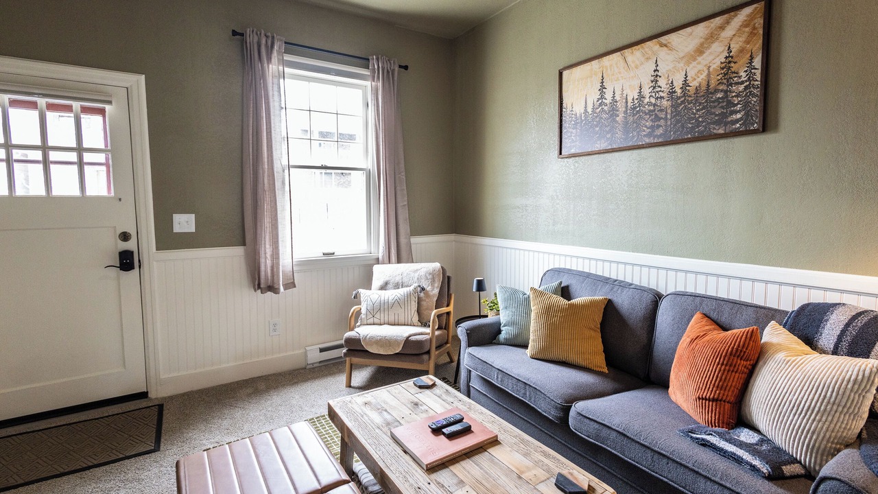 Photo of Livingroom in Butte