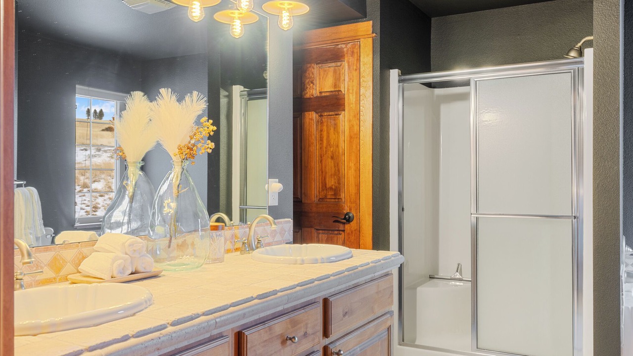 Photo of Bathroom in Emigrant
