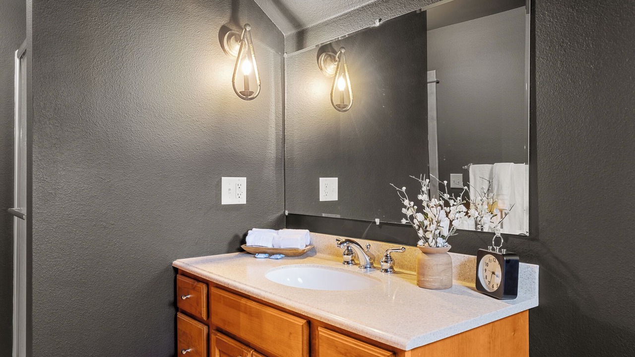Photo of Bathroom in Emigrant
