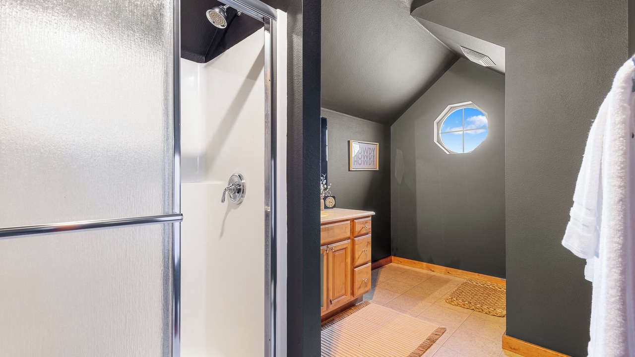 Photo of Bathroom in Emigrant