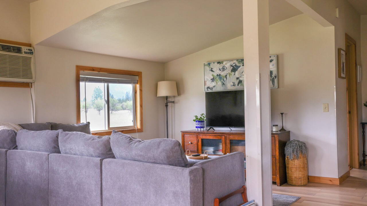 Photo of Livingroom in White Pine