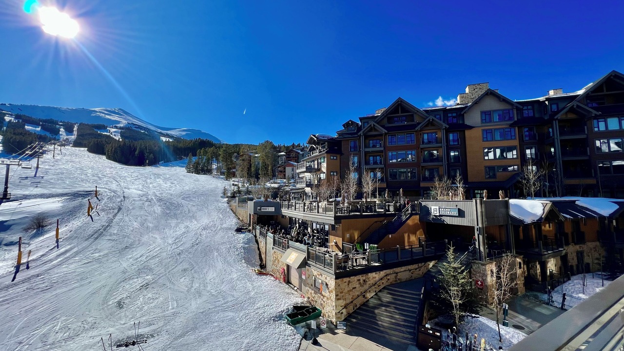 Photo of Outdoor in Peak 8