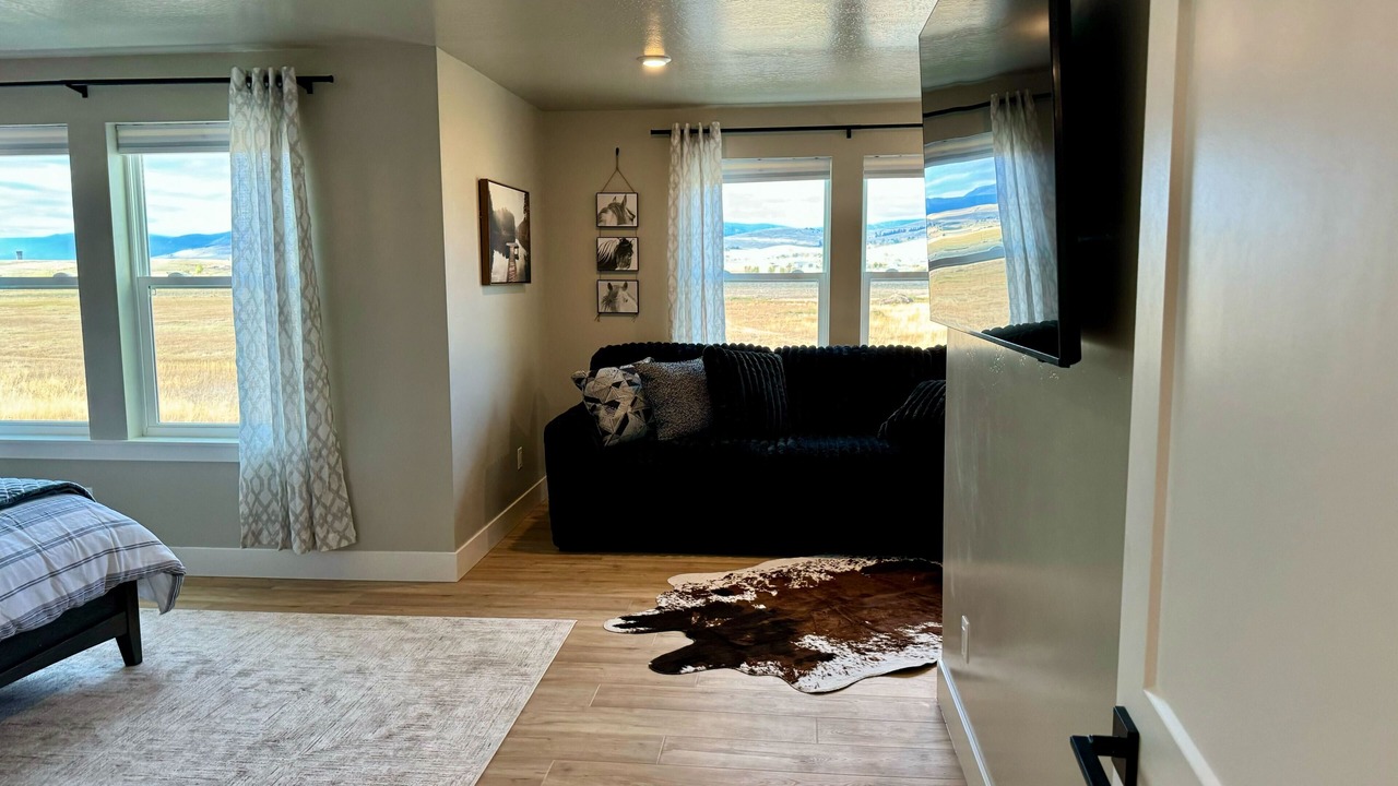 Photo of Livingroom in Orchard Homes