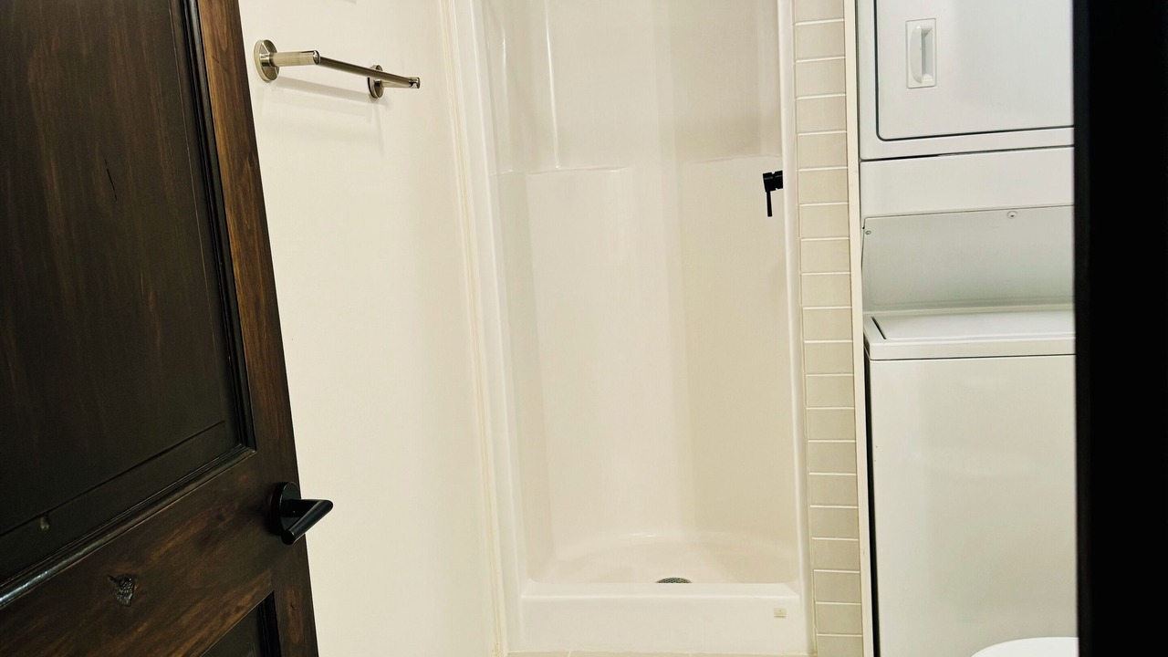 Photo of Bathroom in Pompeys Pillar