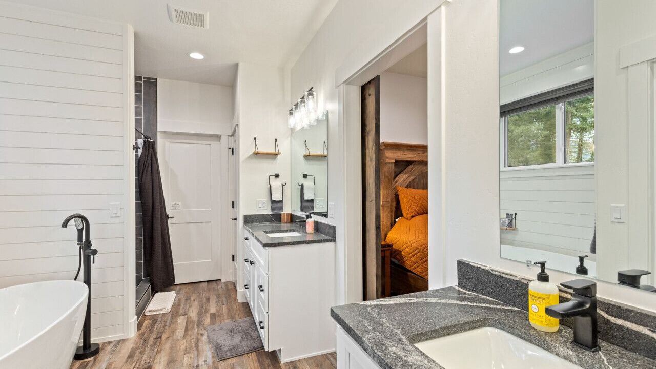 Photo of Bathroom in Clinton