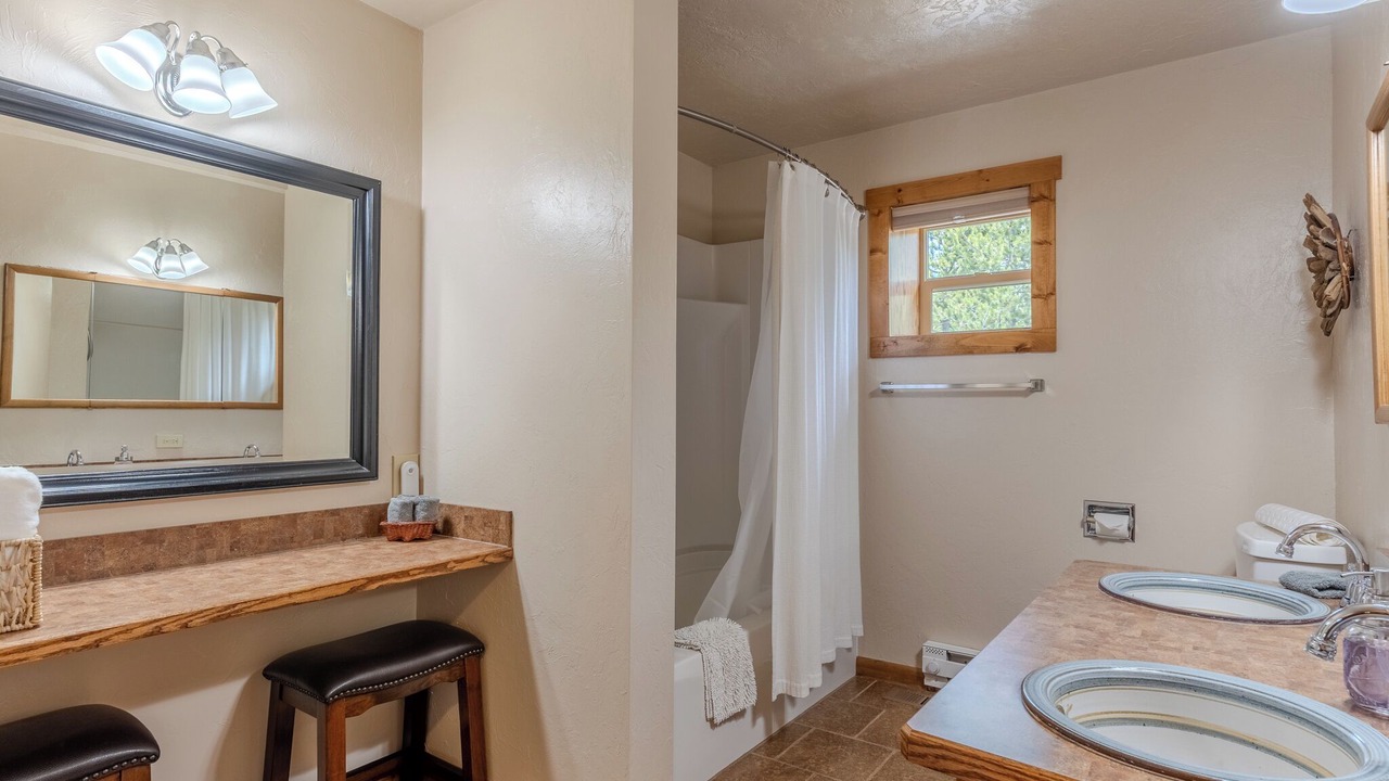 Photo of Bathroom in West Yellowstone