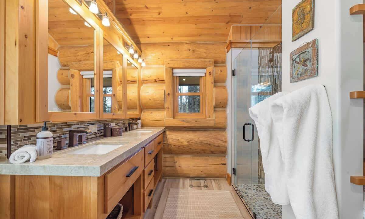 Photo of Bathroom in Swan Valley