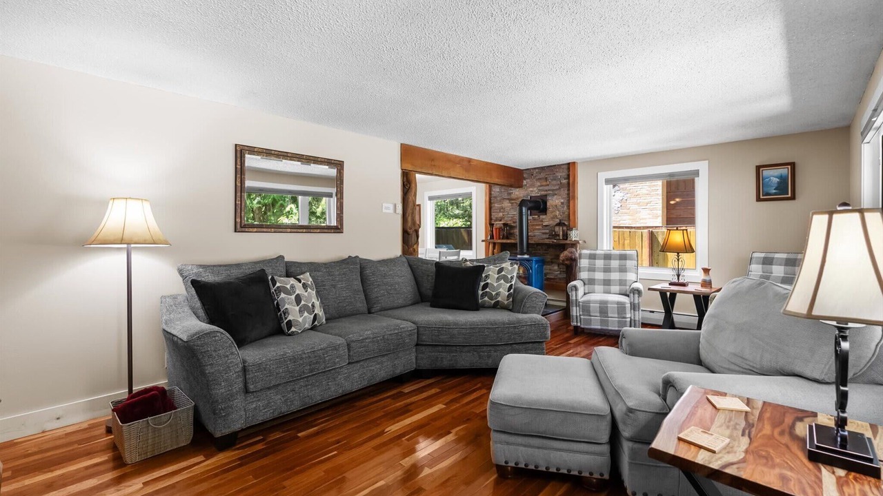 Photo of Livingroom in West Glacier