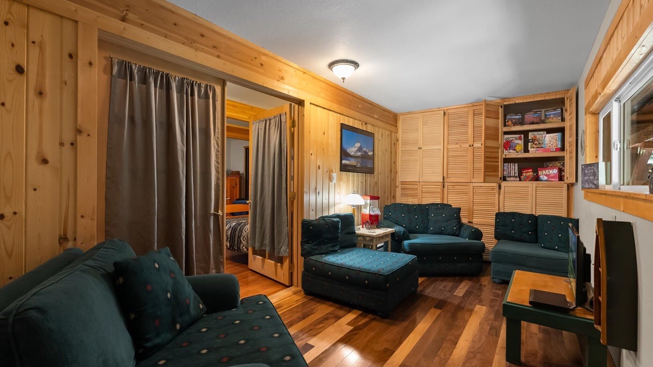 Photo of Bedroom in West Glacier