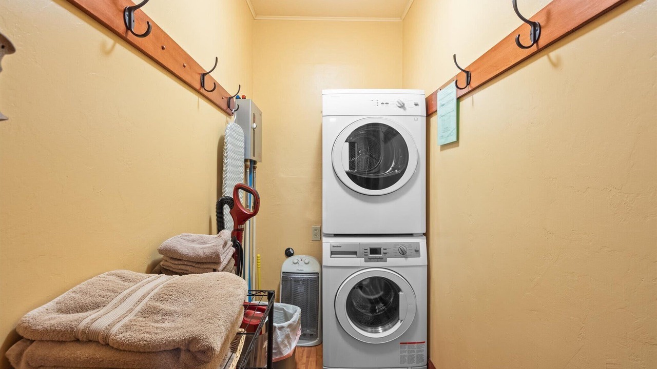 Photo of Bedroom in West Glacier