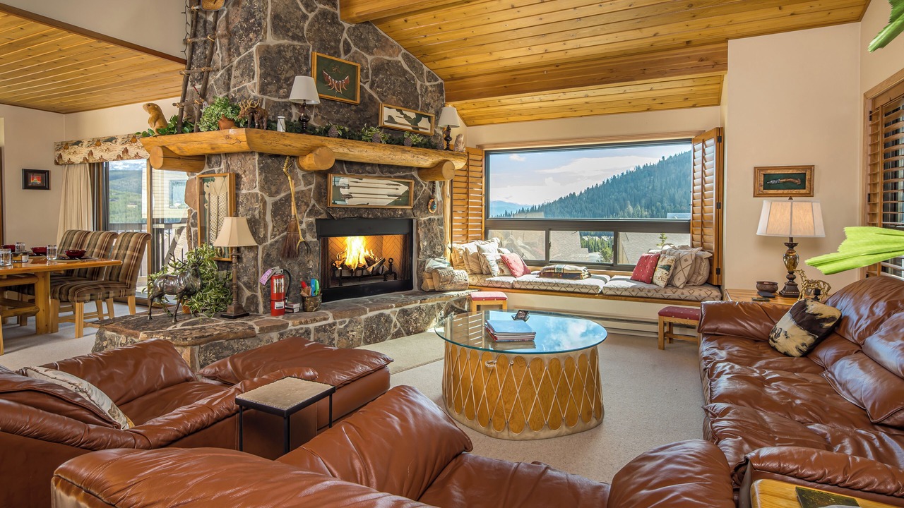 Photo of Livingroom in Big Sky