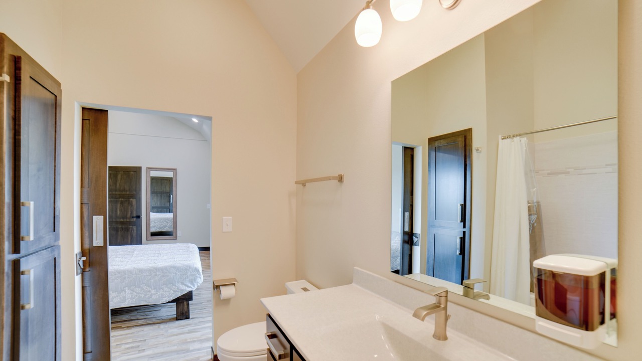 Photo of Bathroom in Renner