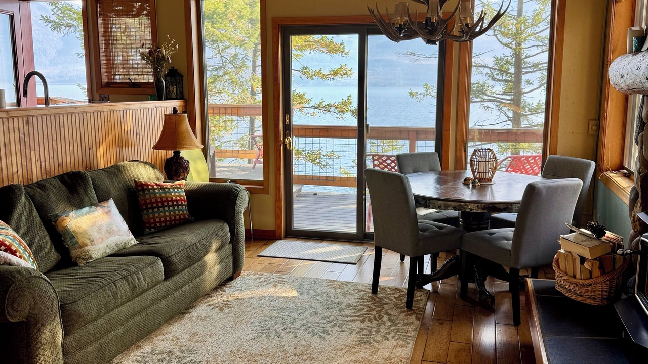 Photo of Livingroom in Finley Point