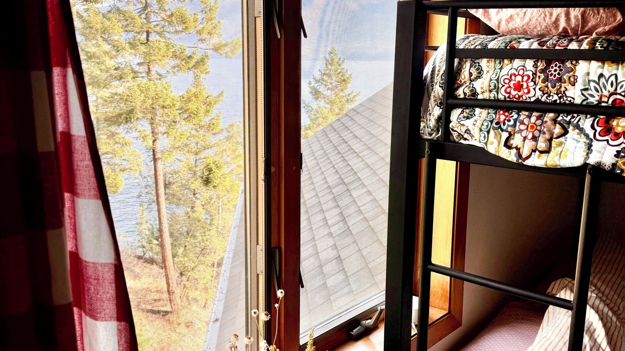 Photo of Bedroom in Finley Point
