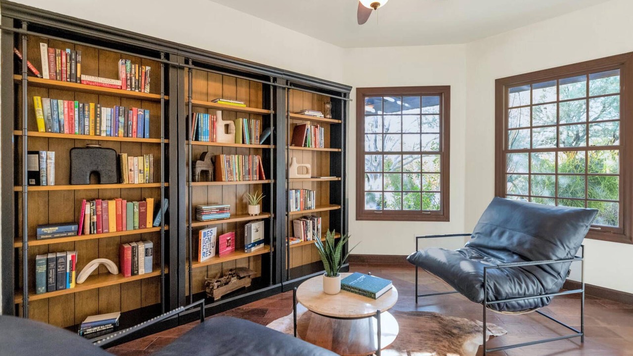 Photo of Bedroom in Central Scottsdale