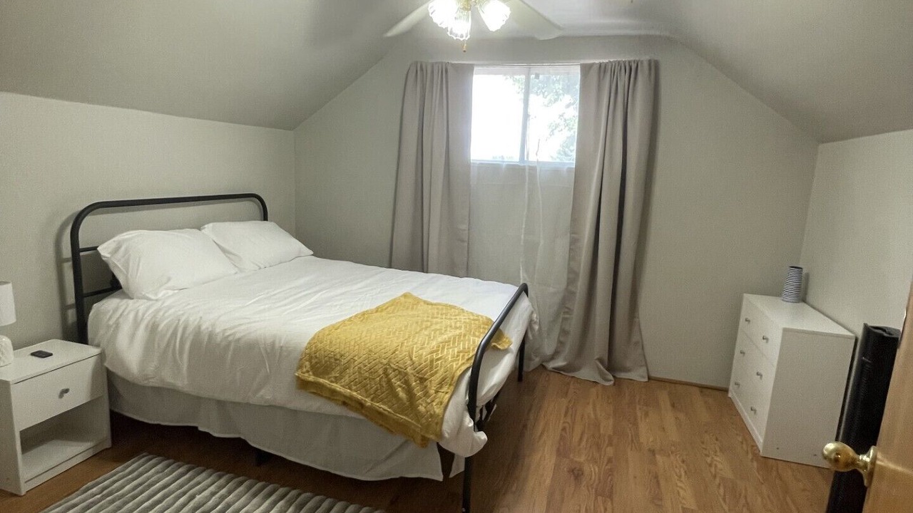 Photo of Bedroom in South Side
