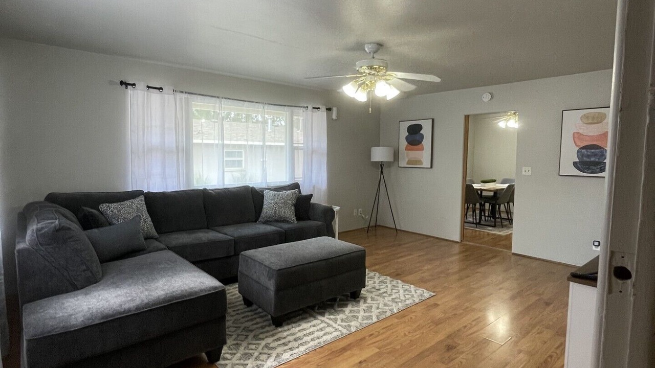 Photo of Livingroom in South Side