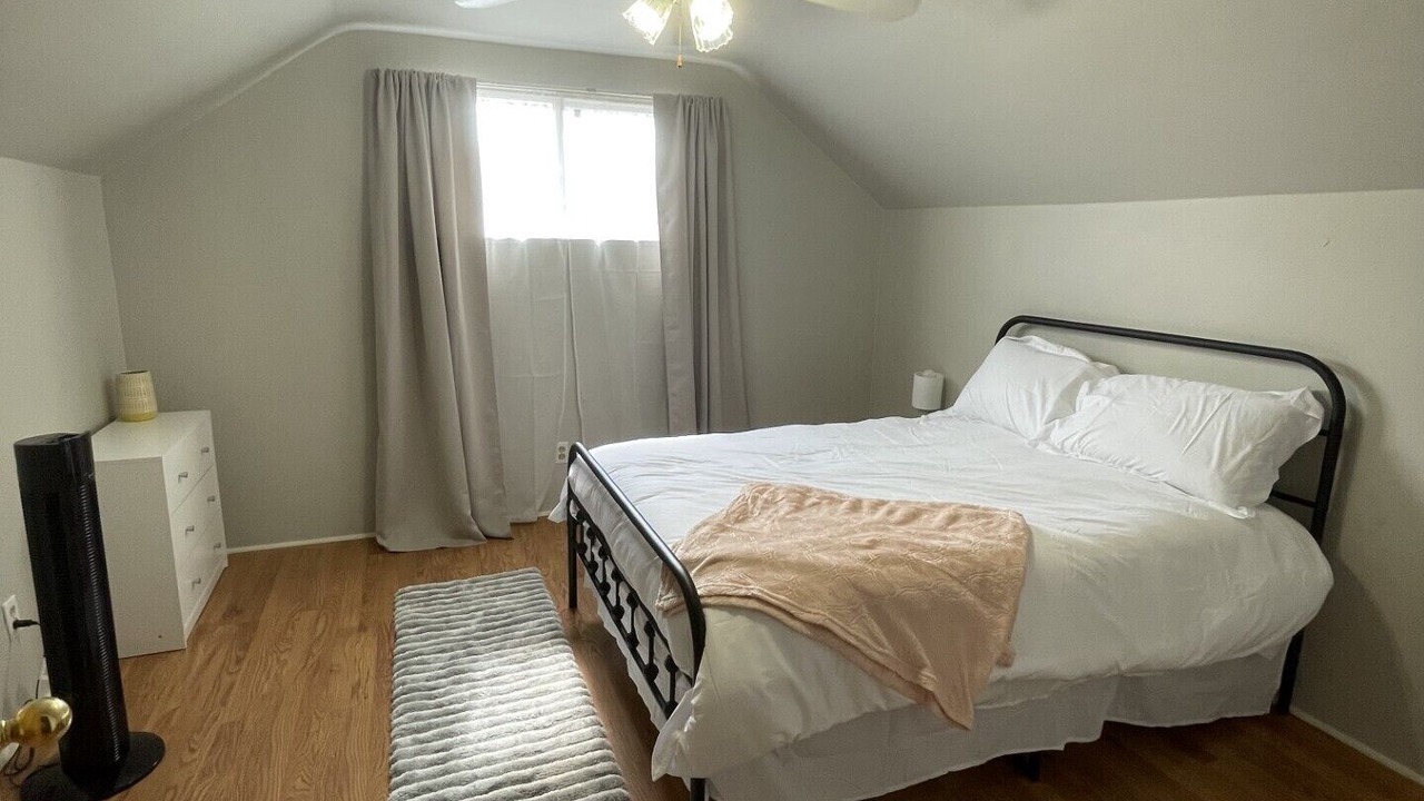 Photo of Bedroom in South Side