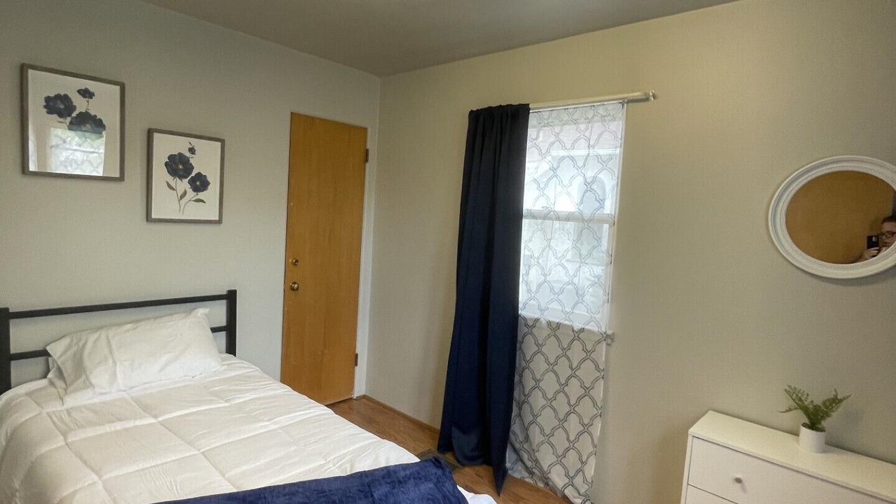 Photo of Bedroom in South Side