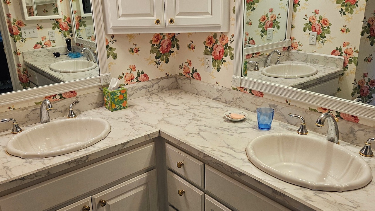 Photo of Bathroom in Absarokee