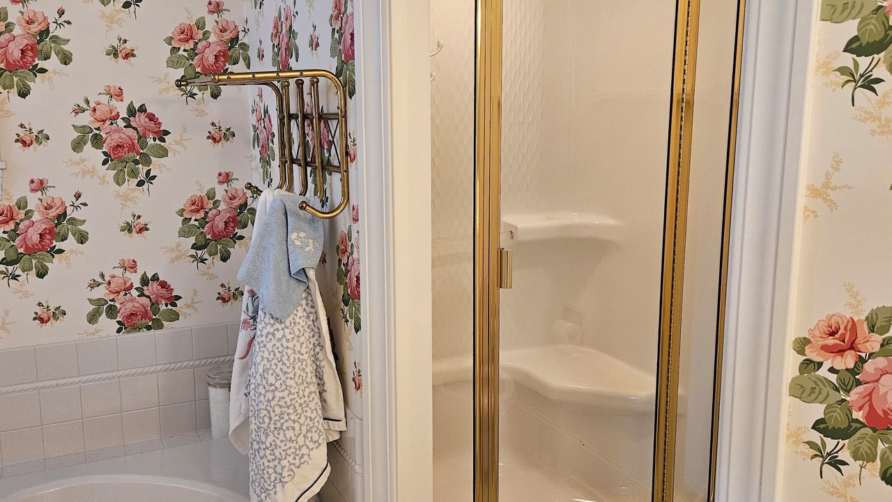 Photo of Bathroom in Absarokee