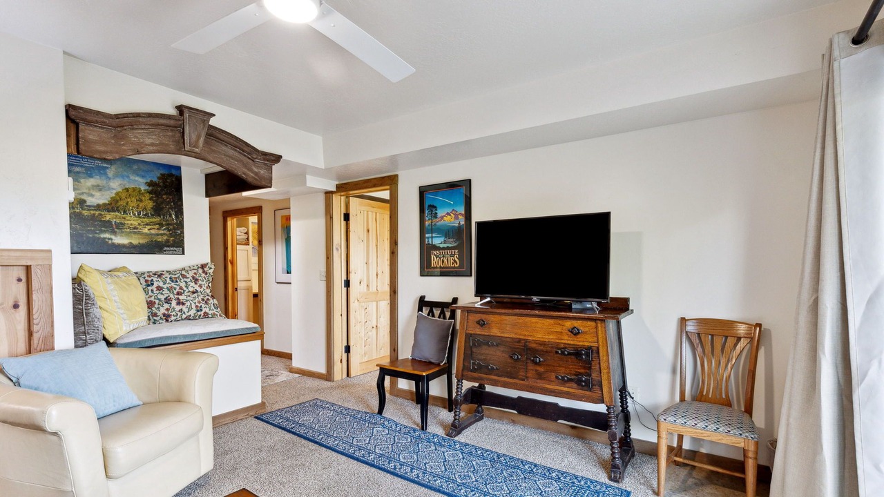 Photo of Bedroom in University District