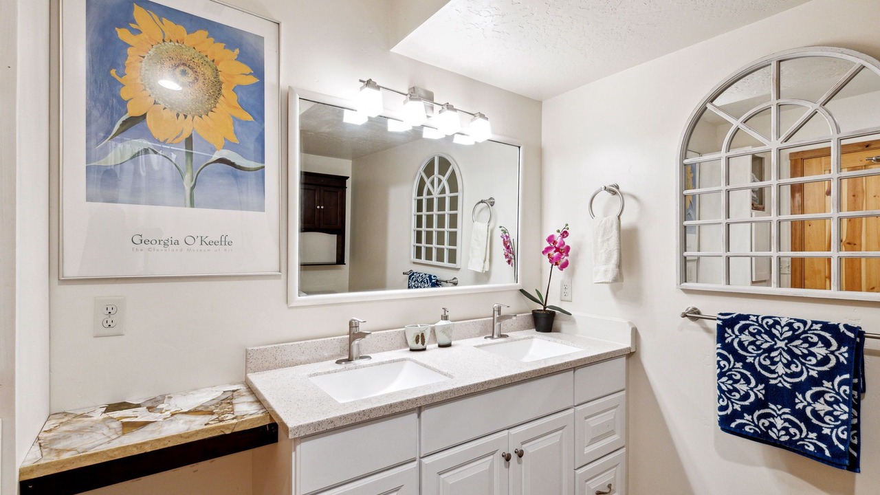 Photo of Others in University District