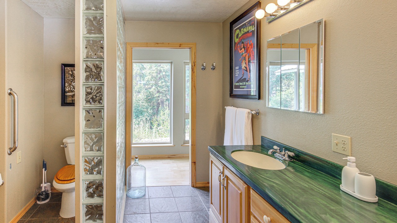 Photo of Bathroom in Sula