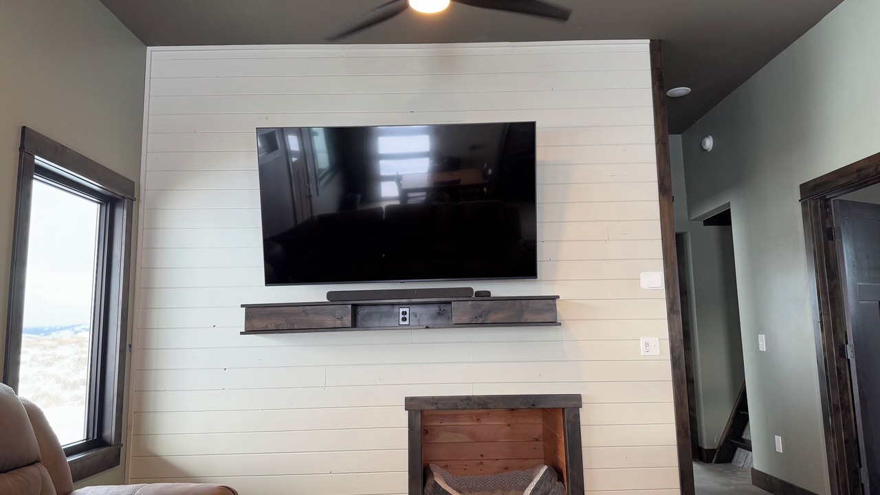 Photo of Livingroom in Beaverhead County
