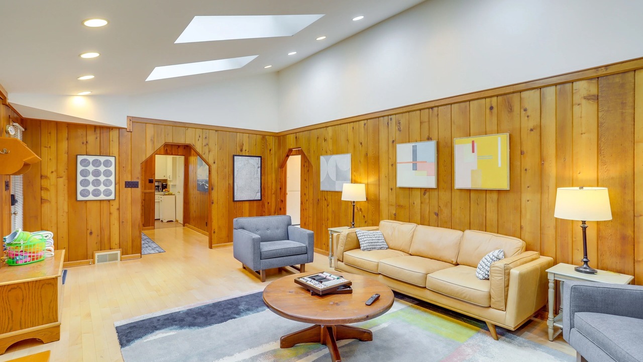 Photo of Livingroom in Grand Beach
