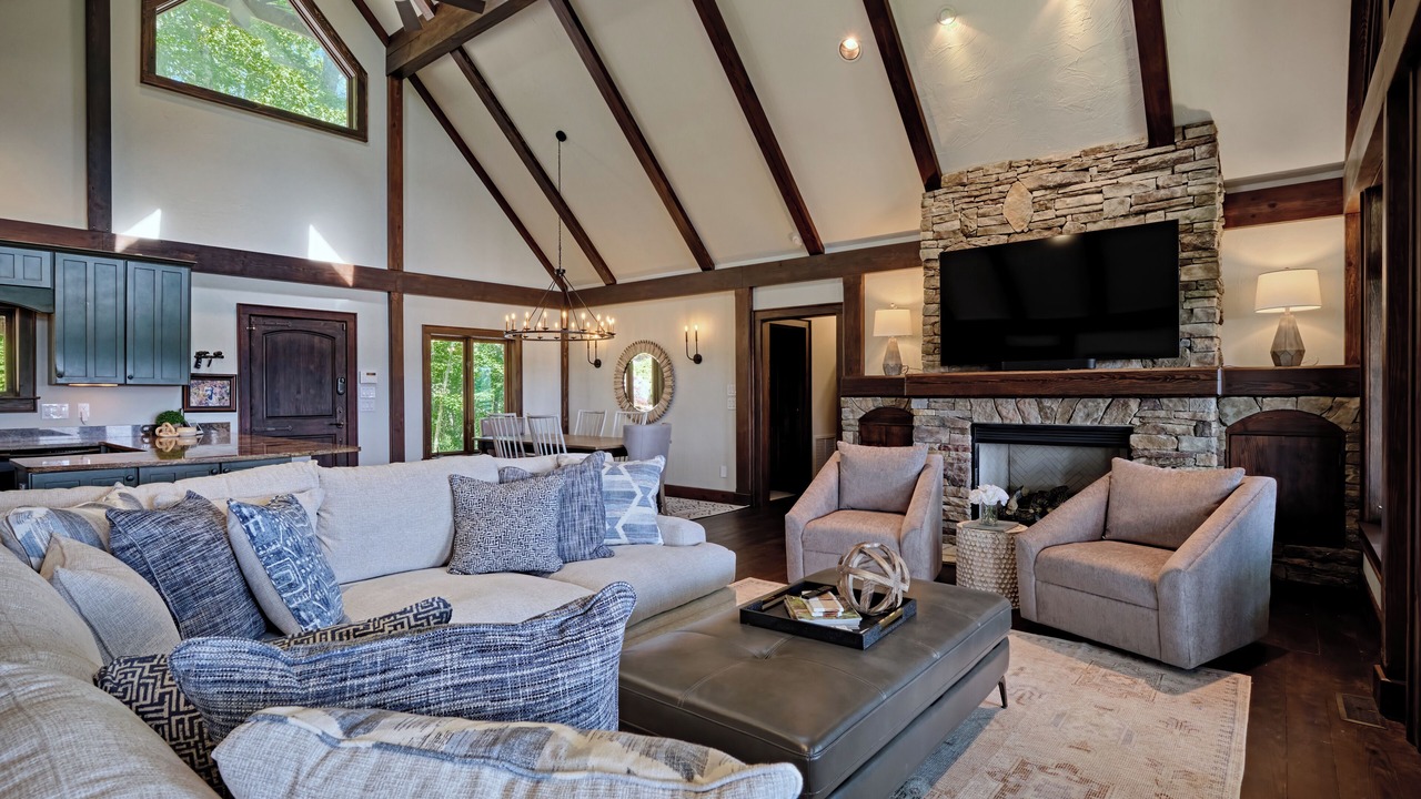 Photo of Livingroom in Cullowhee