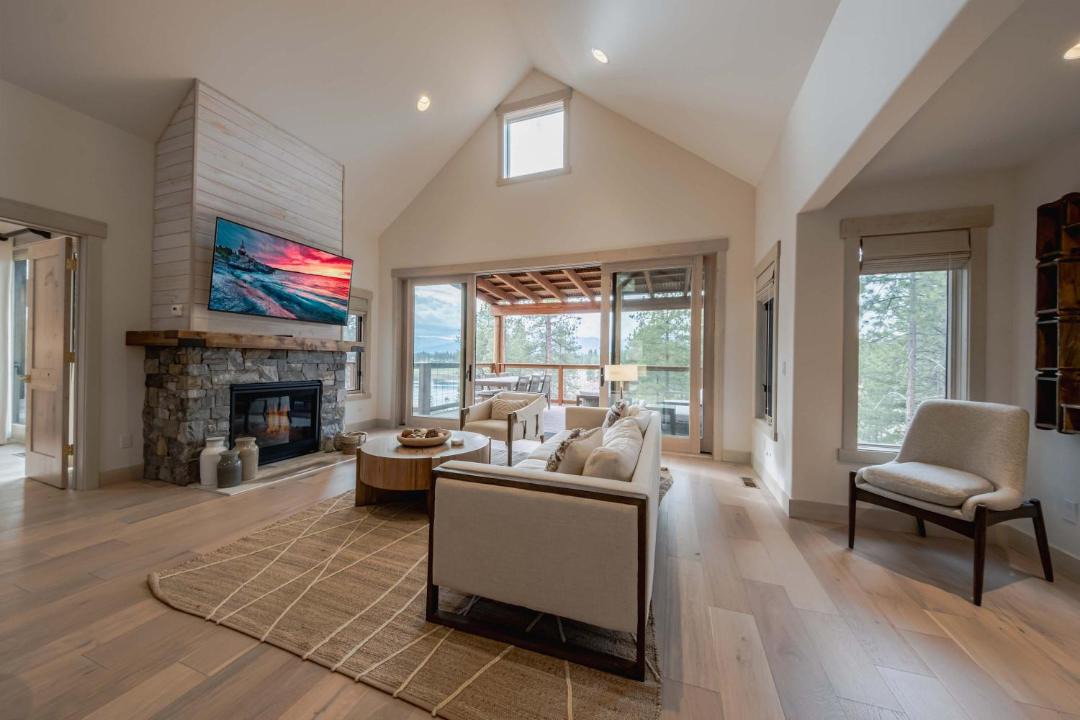 Photo of Others in Eureka