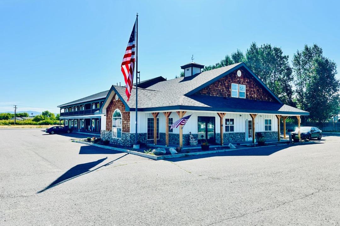 Photo of Others in Dillon