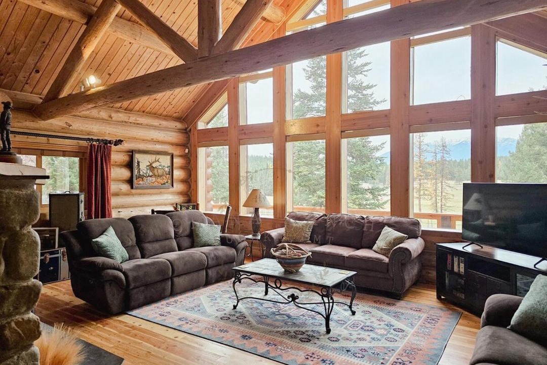 Photo of Livingroom in Eureka