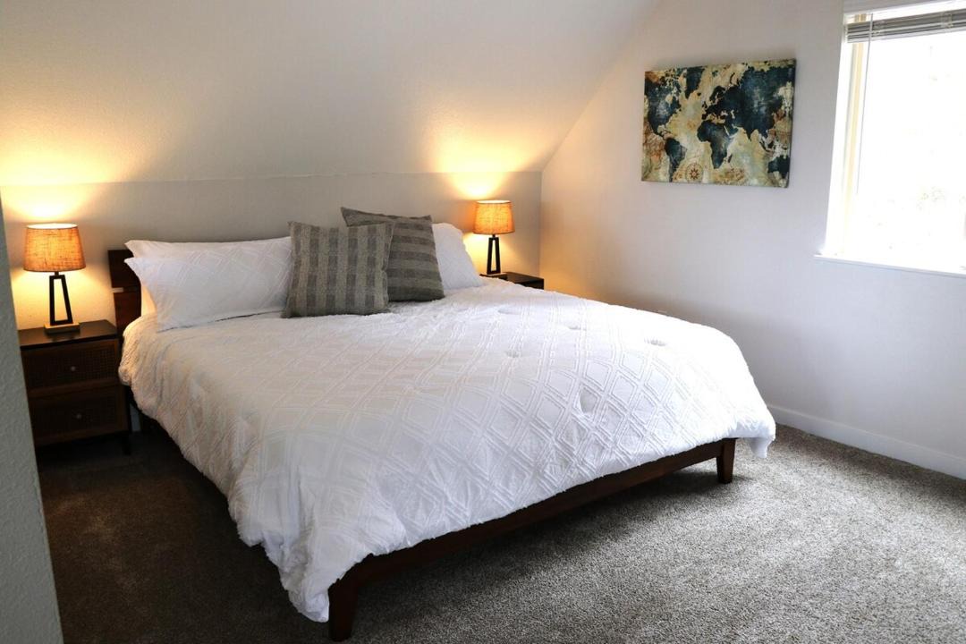 Photo of Bedroom in Lakeside
