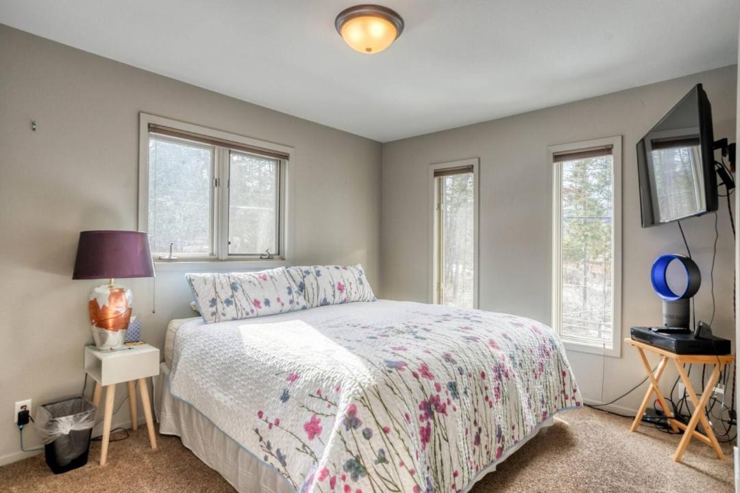 Photo of Bedroom in Lakeside