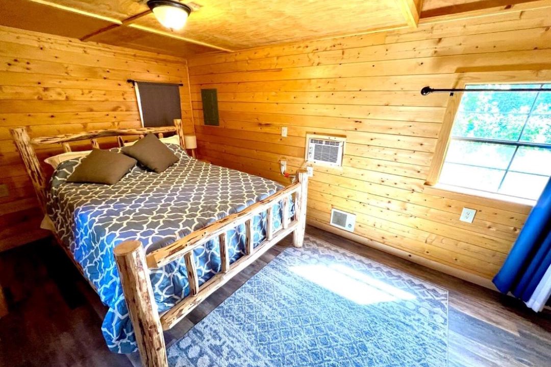 Photo of Bedroom in West Glacier