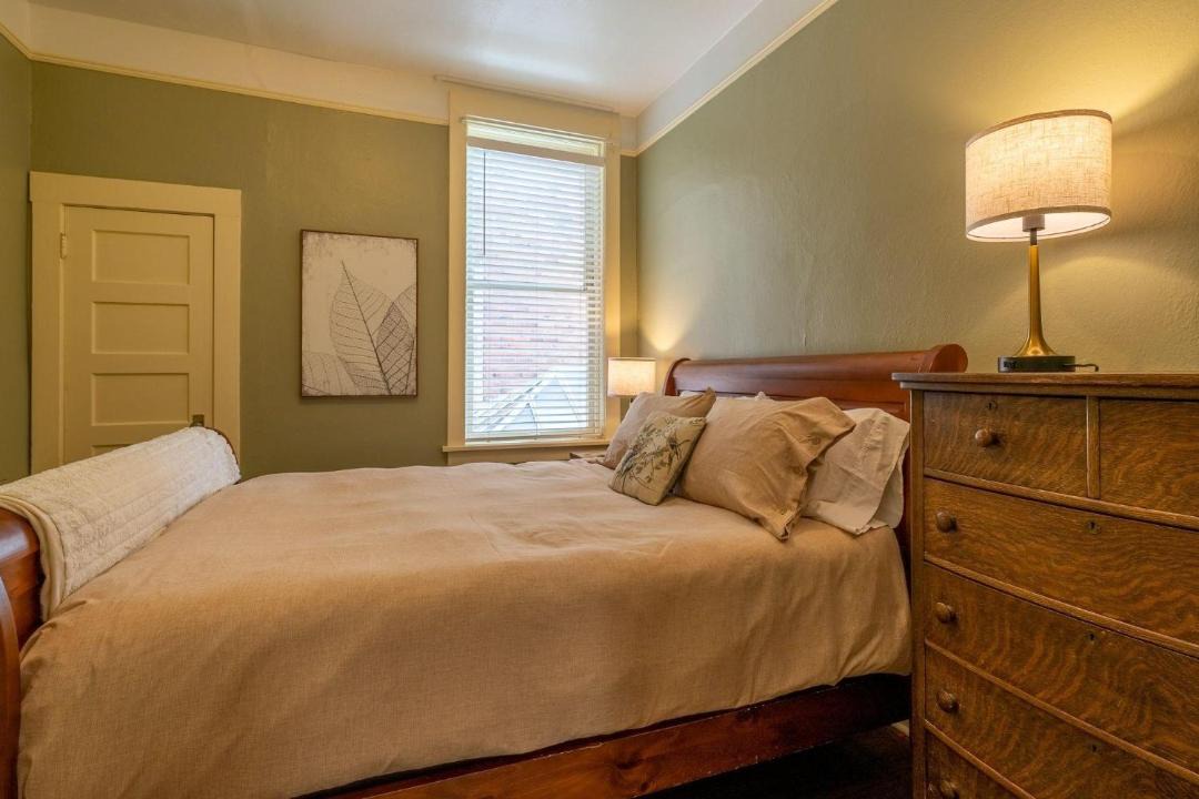 Photo of Bedroom in Livingston