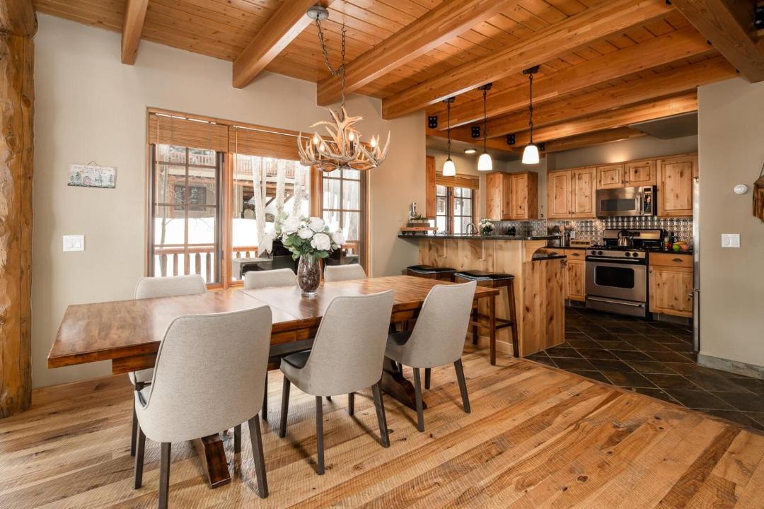 Photo of Livingroom in Big Sky