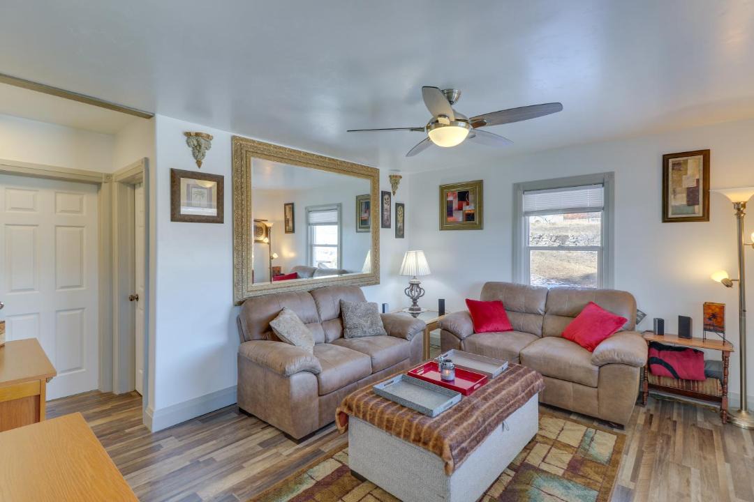 Photo of Livingroom in Eureka