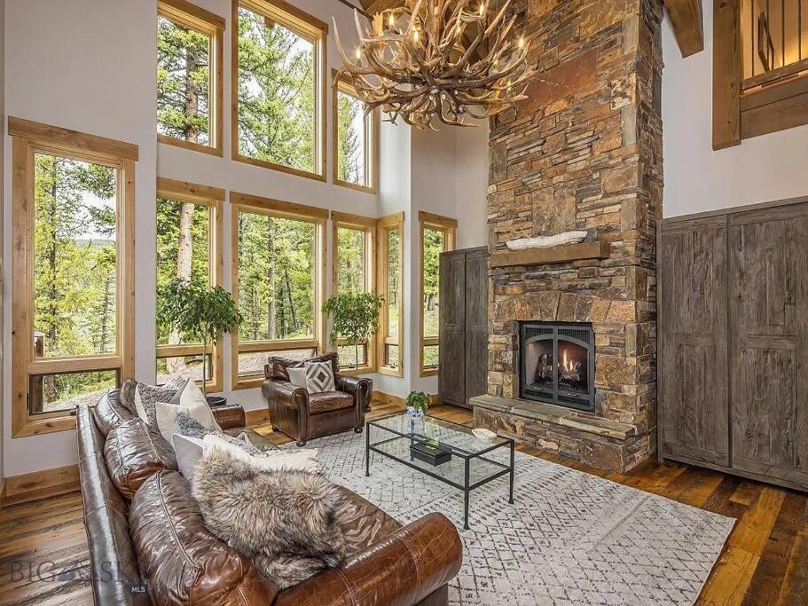 Photo of Livingroom in Big Sky