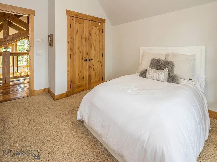 Photo of Bedroom in Big Sky