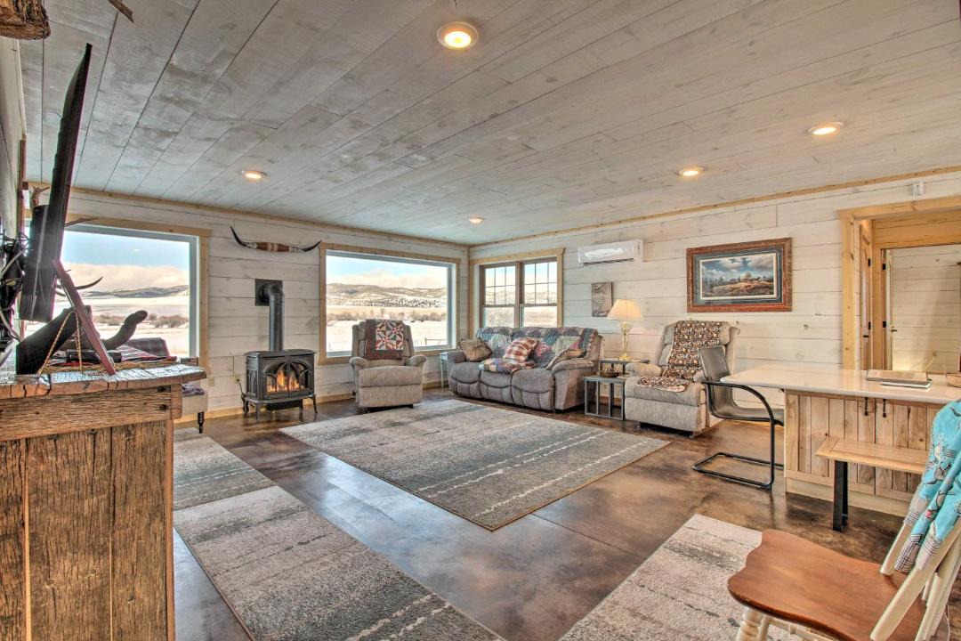 Photo of Livingroom in White Sulphur Springs