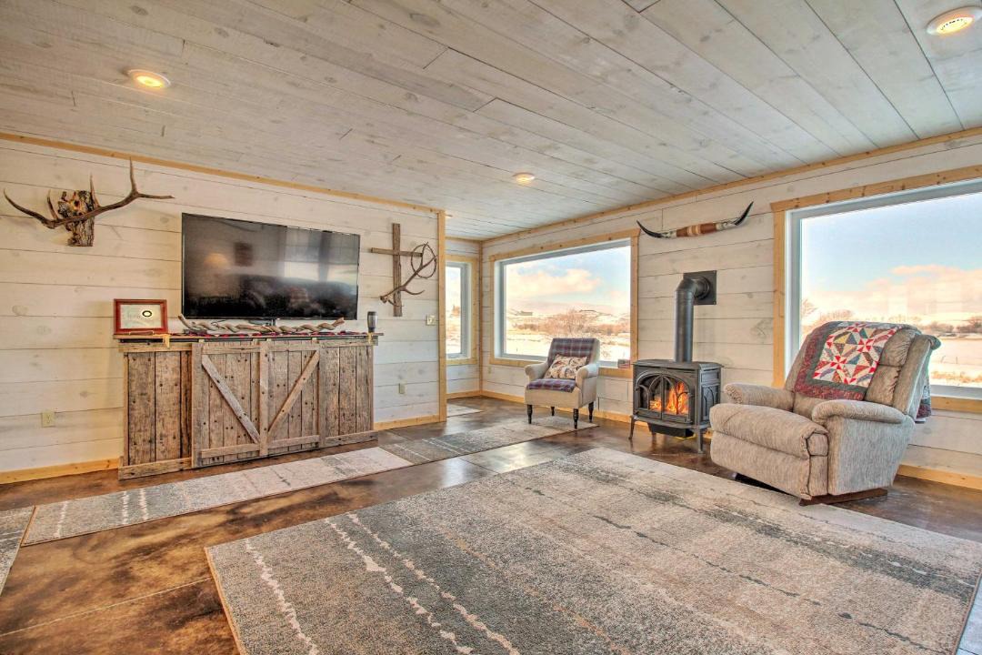 Photo of Livingroom in White Sulphur Springs
