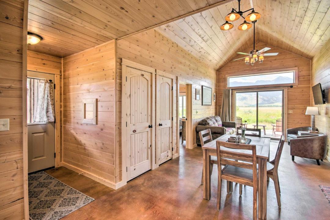 Photo of Livingroom in Livingston