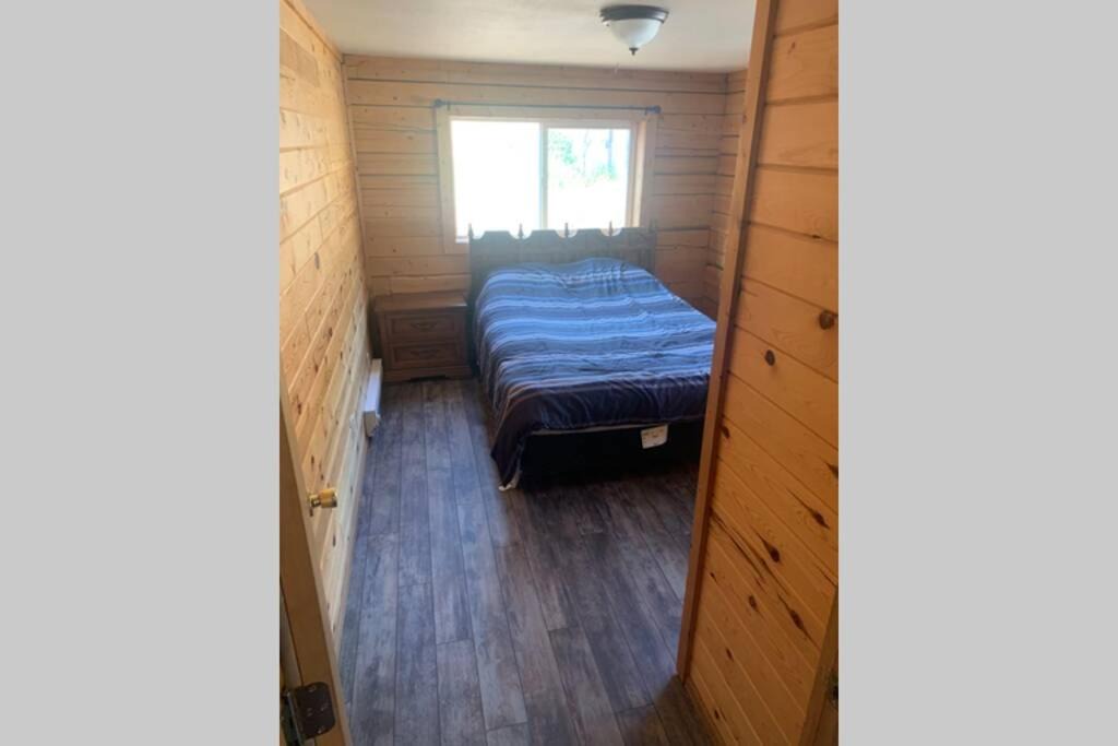 Photo of Bedroom in Powell County