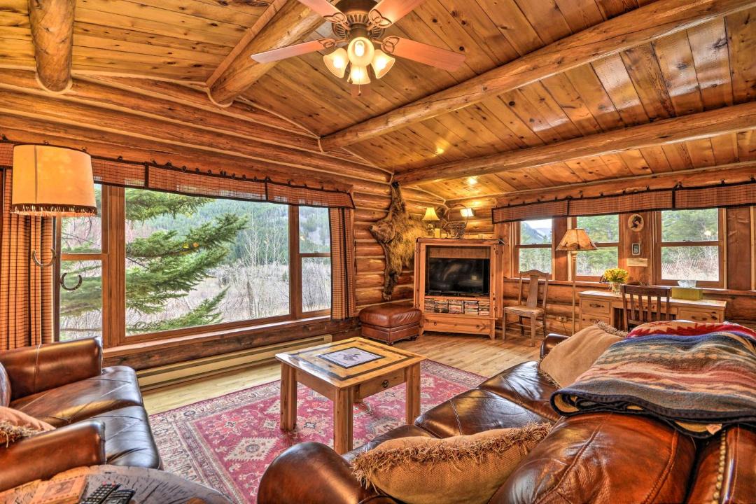 Photo of Livingroom in McLeod