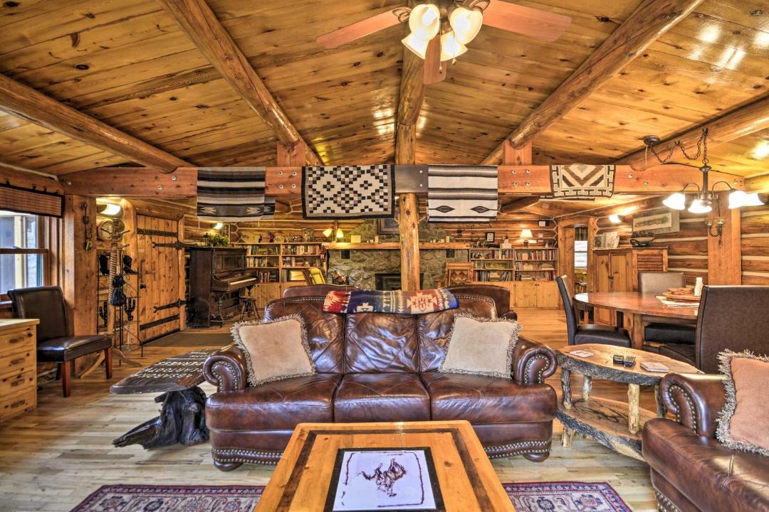 Photo of Livingroom in McLeod